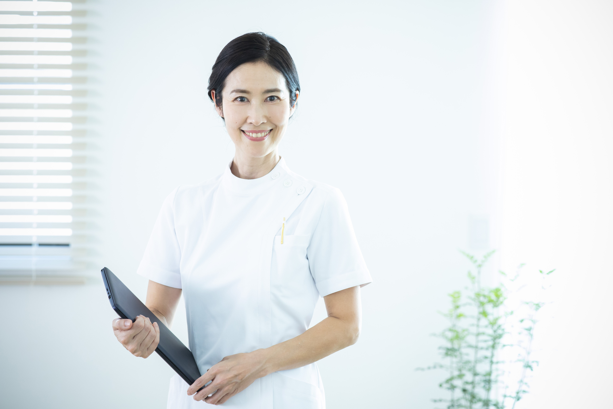 看護師長って実際どう 看護師長の役割や仕事内容 年収の実態を徹底解説 看護師長って実際どう 看護師長の役割や仕事内容 年収の実態を徹底解説